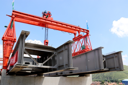 决胜延崇高速炮梁特大桥 中交路建精心打造冬奥会工程1_500.jpg